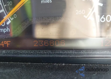 1998 Mercedes-Benz E 320 из США, поврежденный, VIN WDBJF65F6WA506100